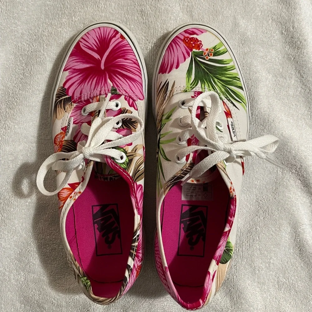 Vans - Picture 2 of 6